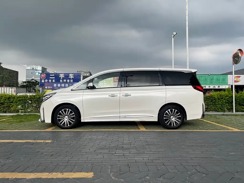 GAC Motor Trumpchi M8 — фото 10