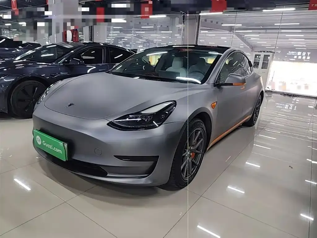Tesla Model 3 — фото 1