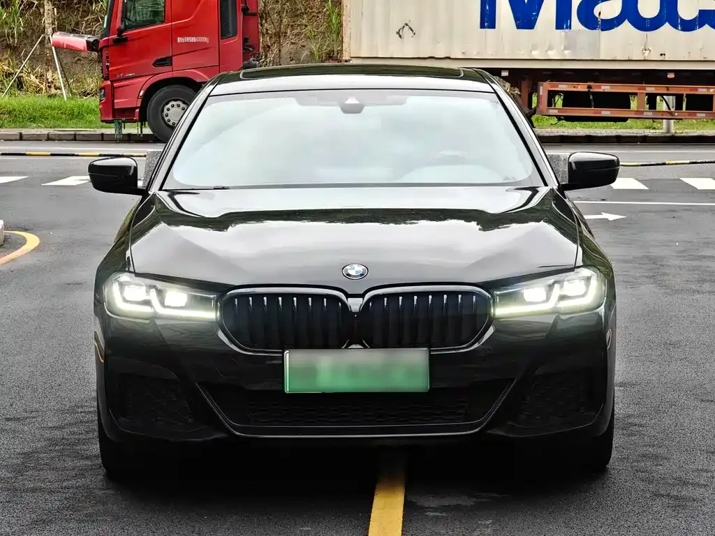 BMW 5 Series New Energy — фото 4