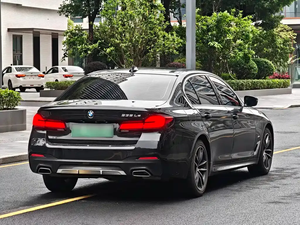 BMW 5 Series New Energy — фото 7