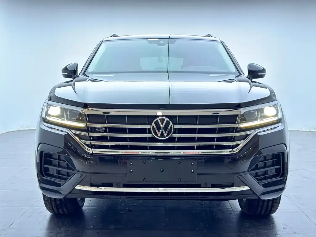 Volkswagen Touareg — фото 8