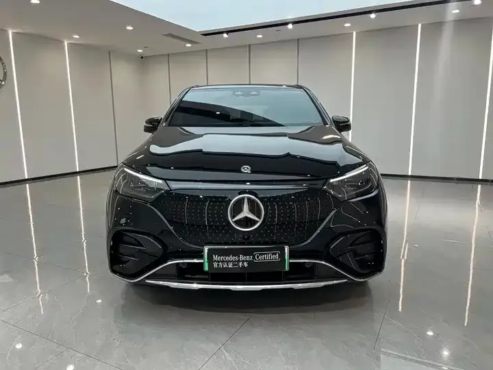 Mercedes-Benz EQE SUV — фото 4