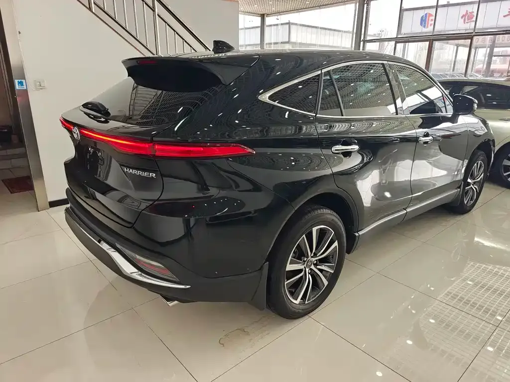 Toyota Harrier — фото 5