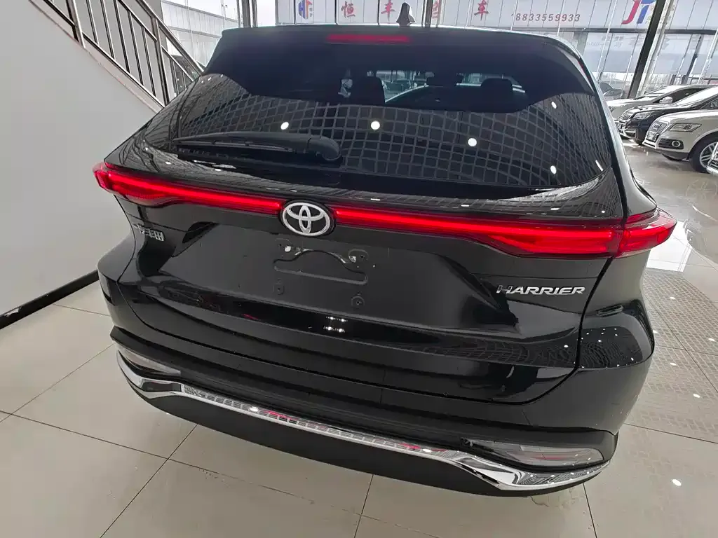 Toyota Harrier — фото 9
