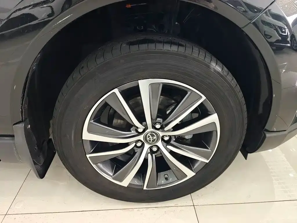 Toyota Harrier — фото 6