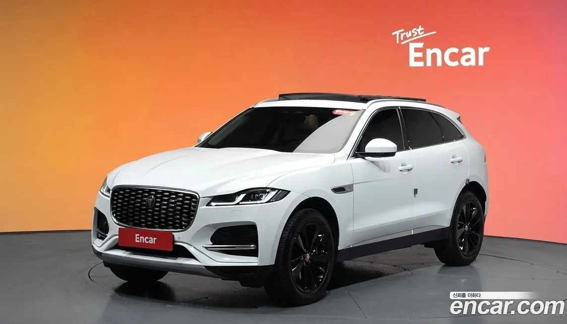 Jaguar F-PACE — фото 1