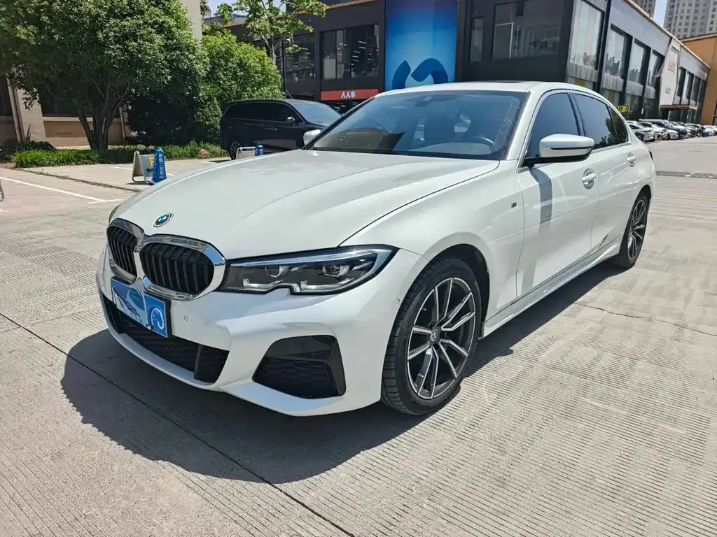 BMW 3 Series — фото 1