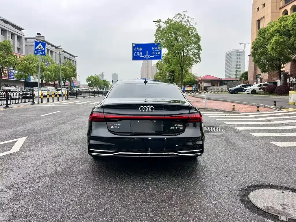 Audi A7L — фото 4