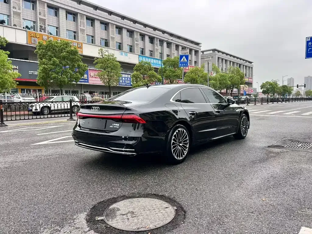 Audi A7L — фото 5