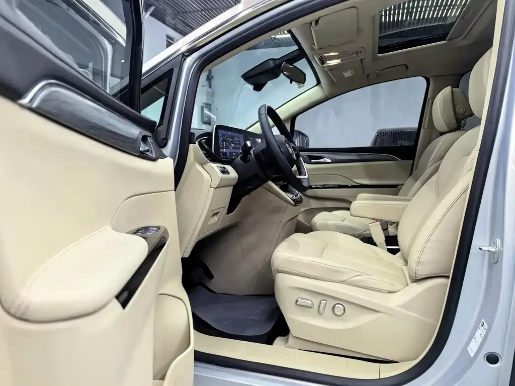 Buick GL8 Hybrid — фото 4