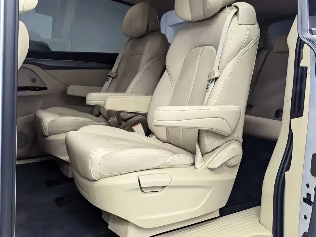 Buick GL8 Hybrid — фото 2
