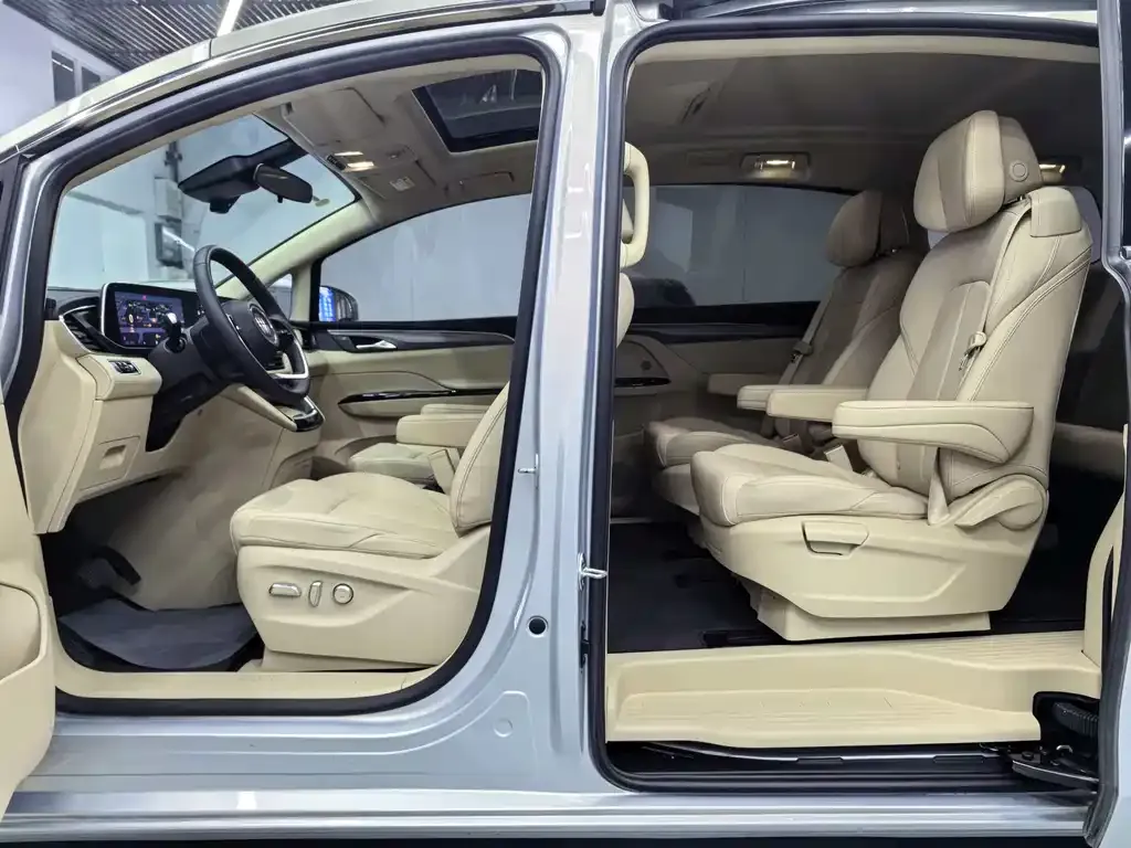 Buick GL8 Hybrid — фото 7