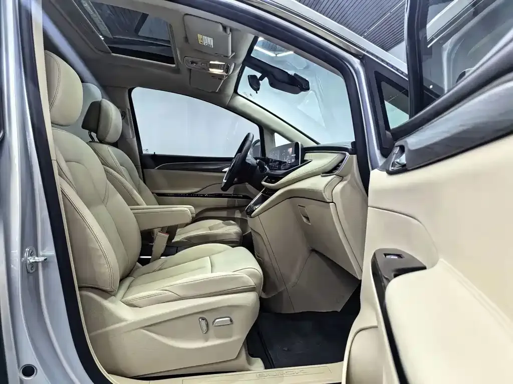 Buick GL8 Hybrid — фото 9