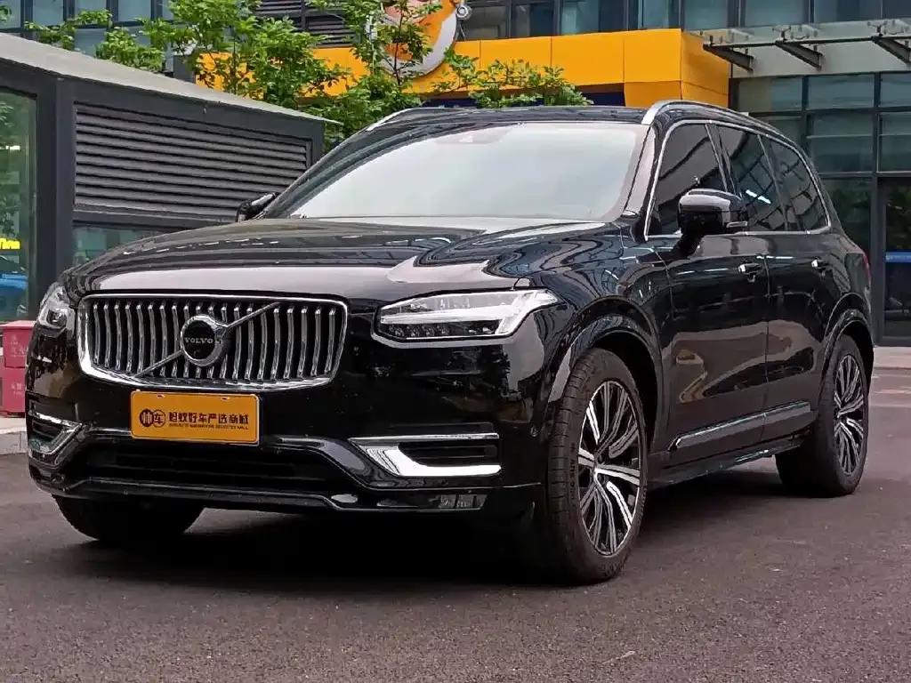 Volvo XC90 — фото 1