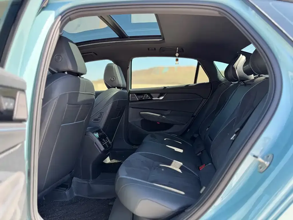 Volkswagen Passat — фото 2