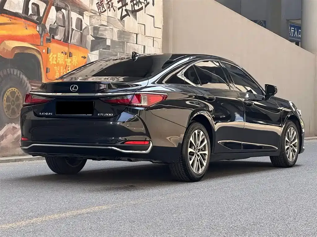 Lexus ES — фото 10