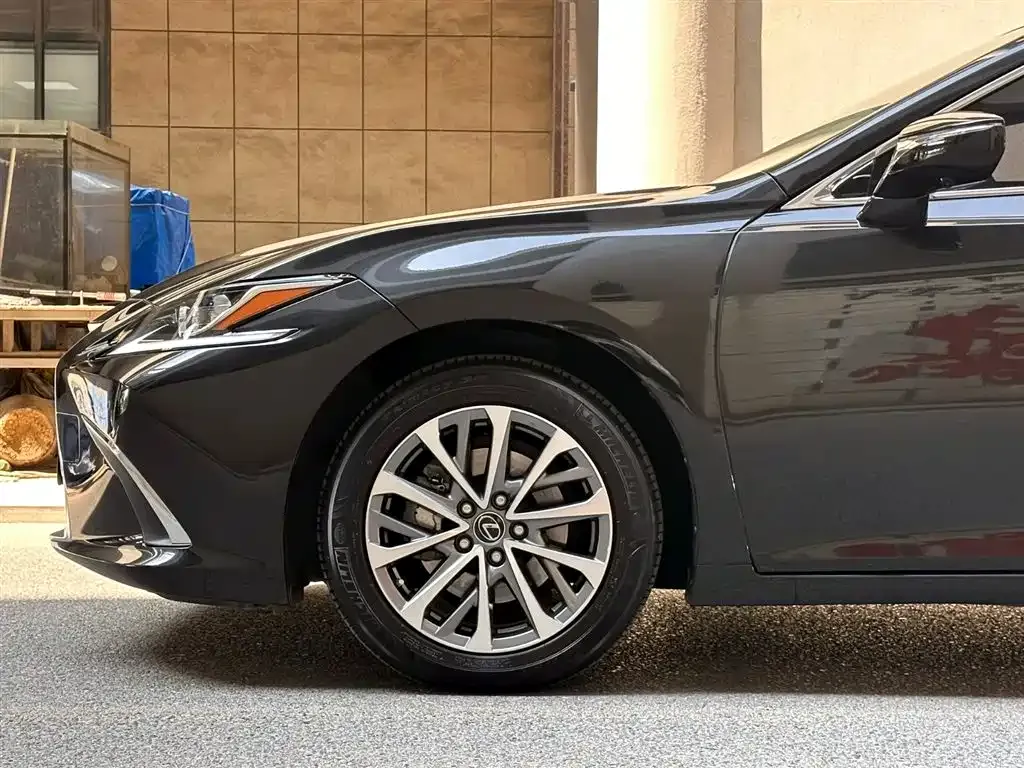 Lexus ES — фото 3