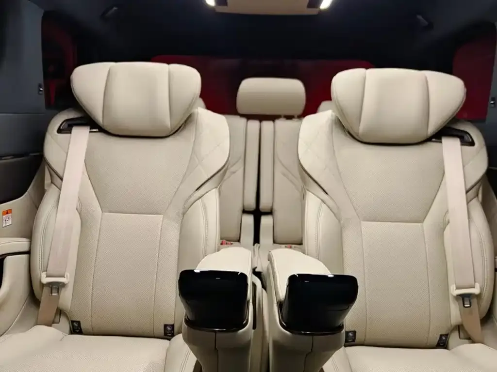 Toyota Alphard — фото 2