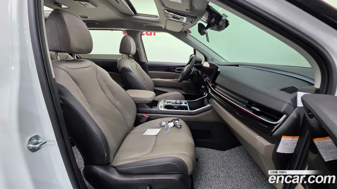 Kia Carnival — фото 10