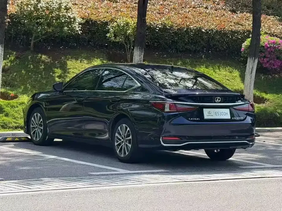 Lexus ES — фото 6