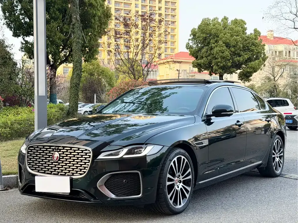 Jaguar XFL — фото 10