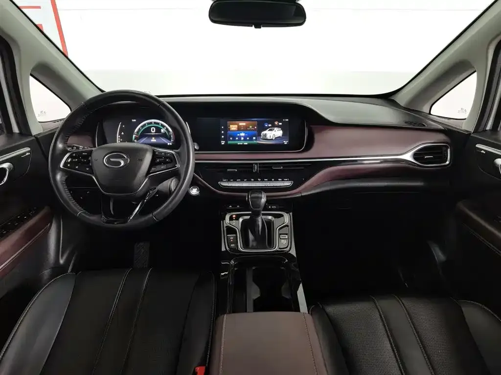 GAC Motor Trumpchi M6 — фото 10