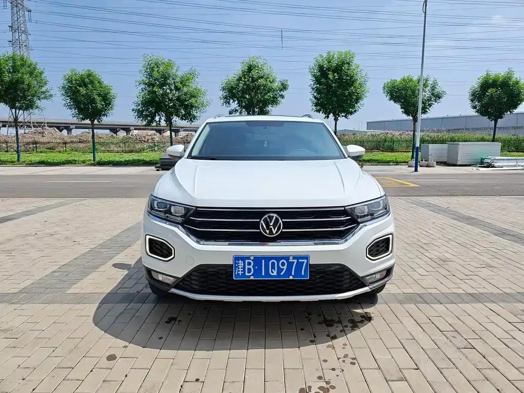 Volkswagen T-Roc — фото 1