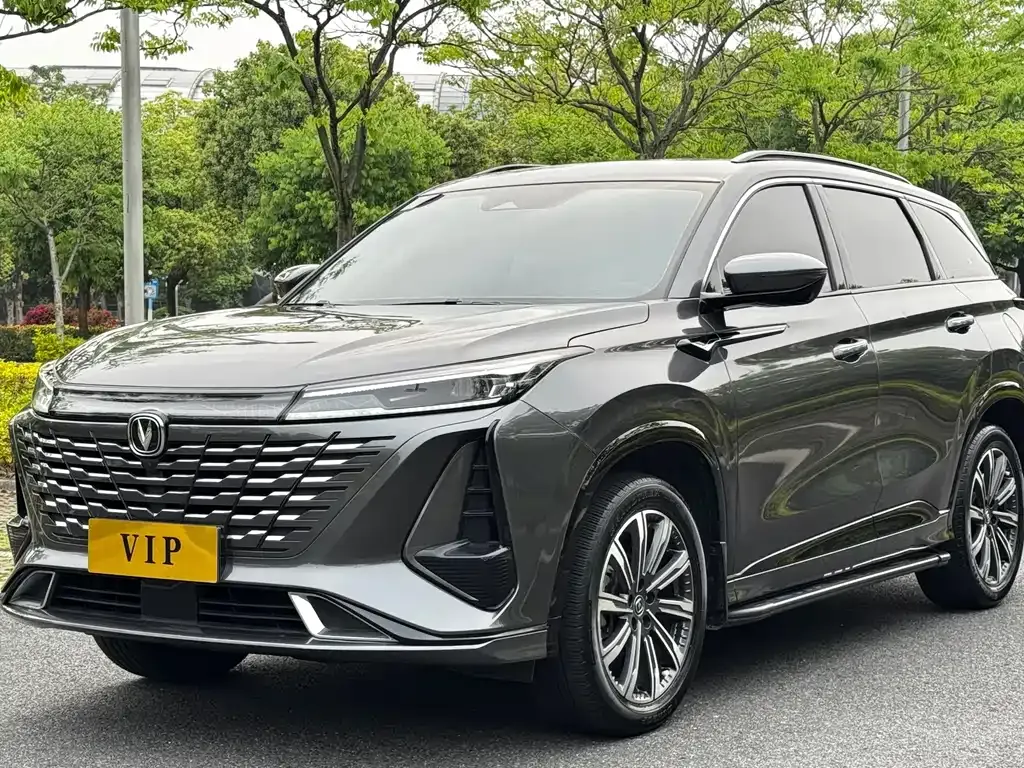 Changan CS75PLUS — фото 1