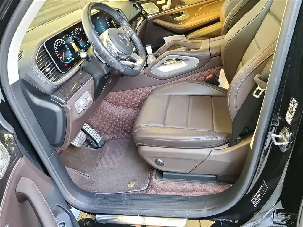 Mercedes-Benz GLS — фото 10