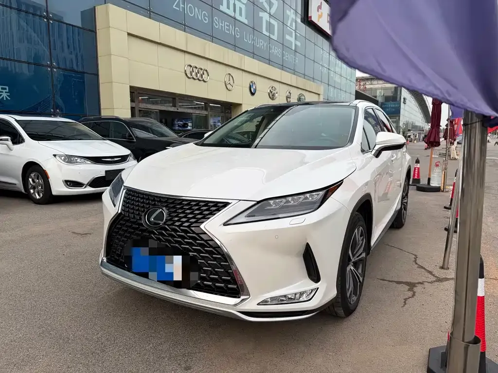 Lexus RX — фото 1