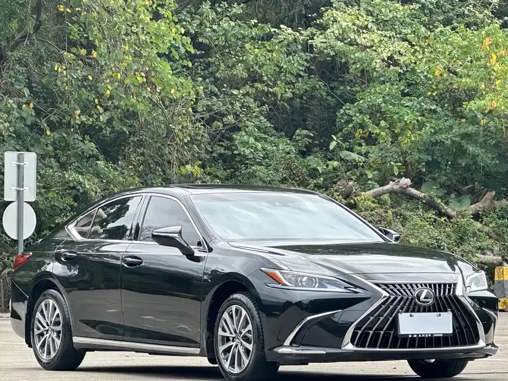 Lexus ES — фото 9