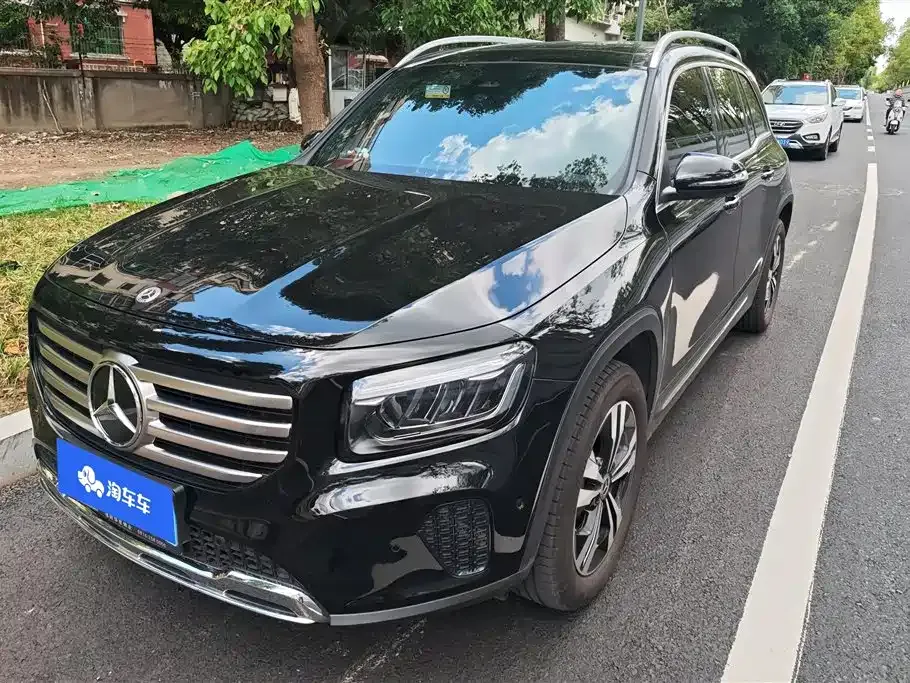 Mercedes-Benz GLB — фото 1