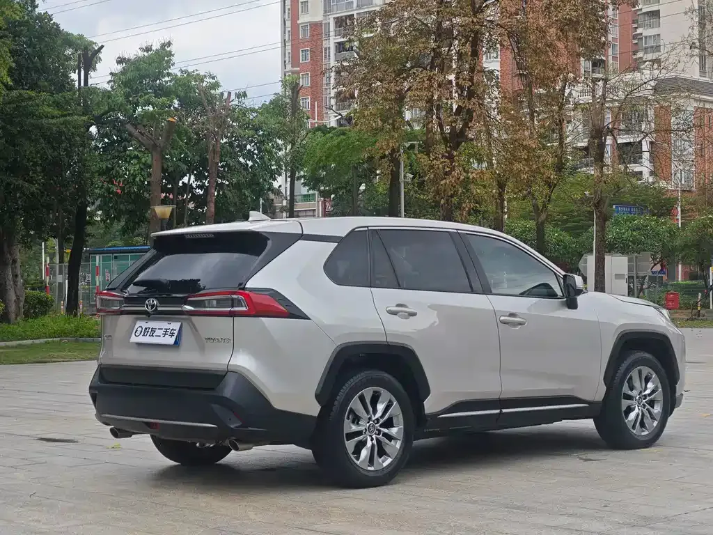 Toyota Wildlander — фото 10