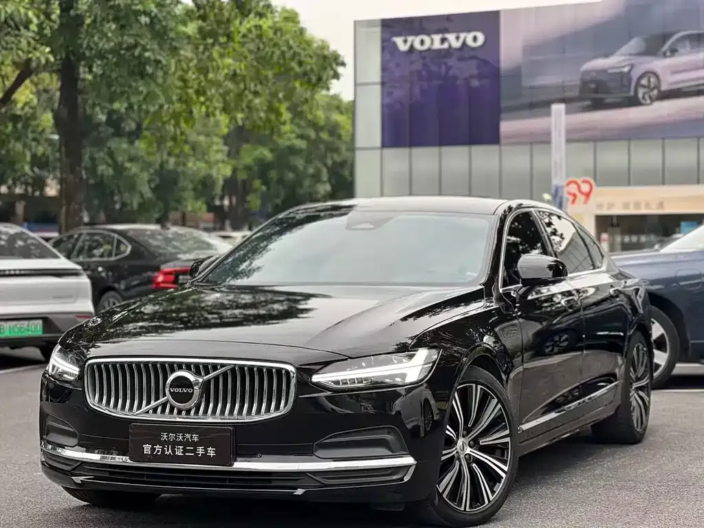 Volvo S90 — фото 1