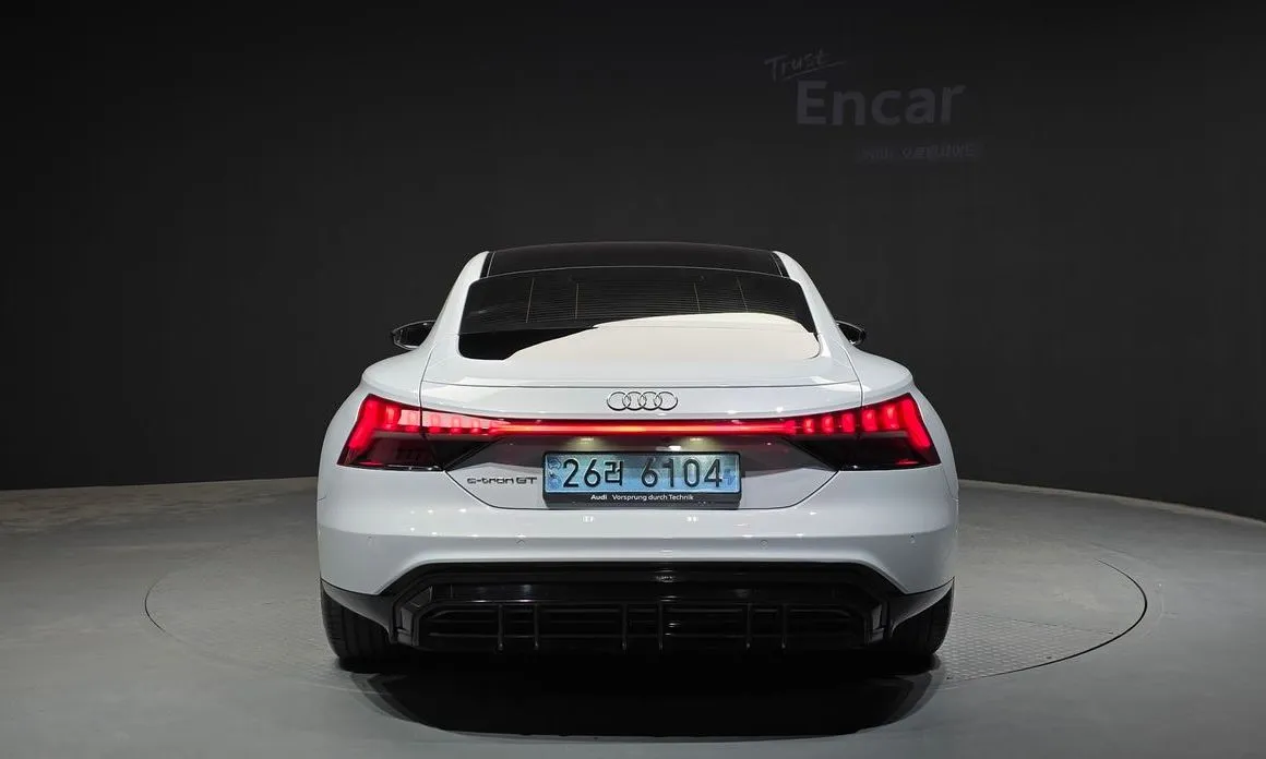 Audi e-tron GT — фото 3