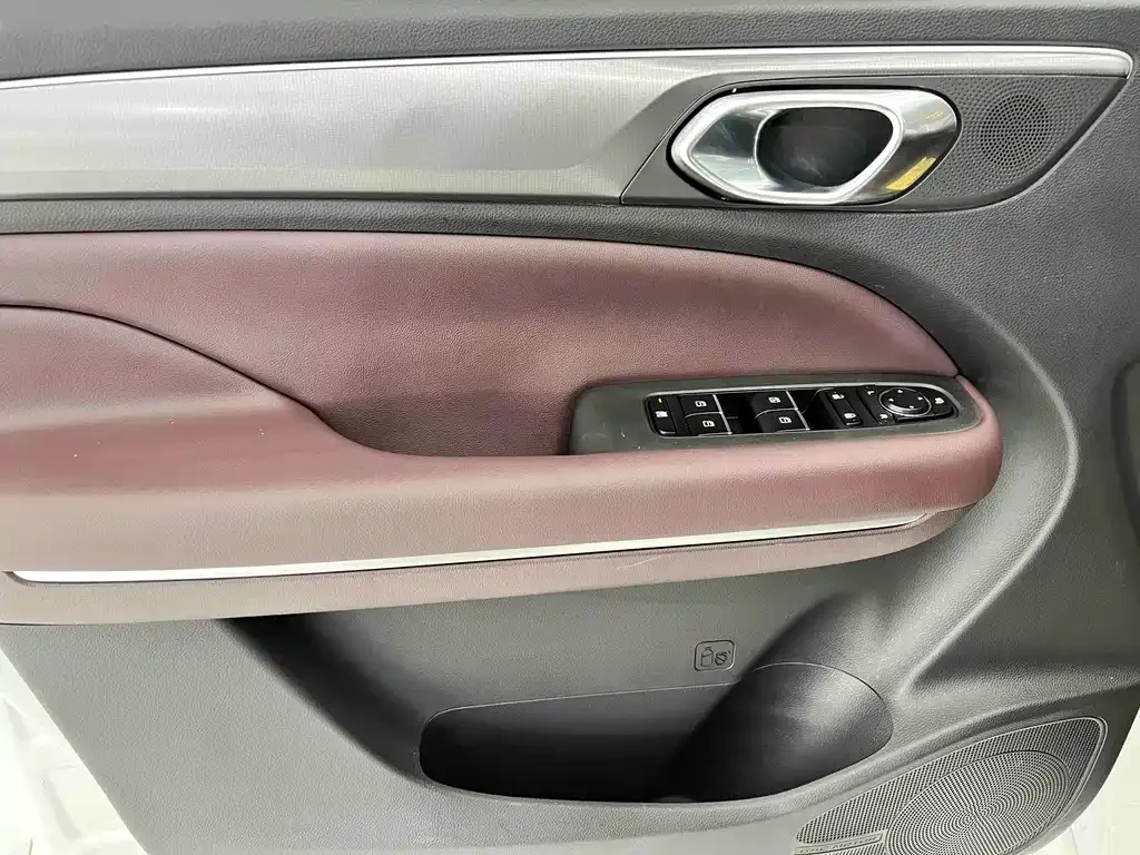 GAC Motor Trumpchi M6 — фото 9