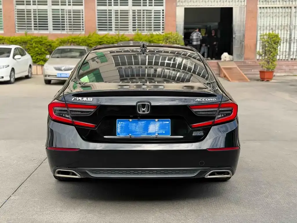 Honda Accord — фото 4