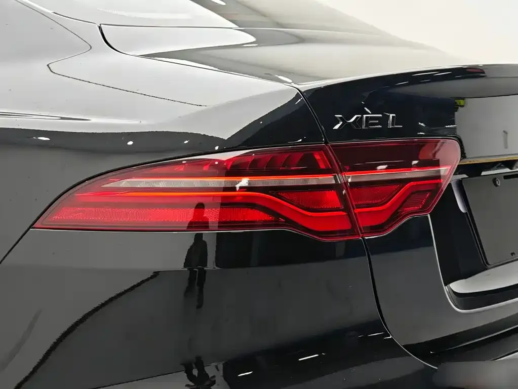 Jaguar XEL — фото 7