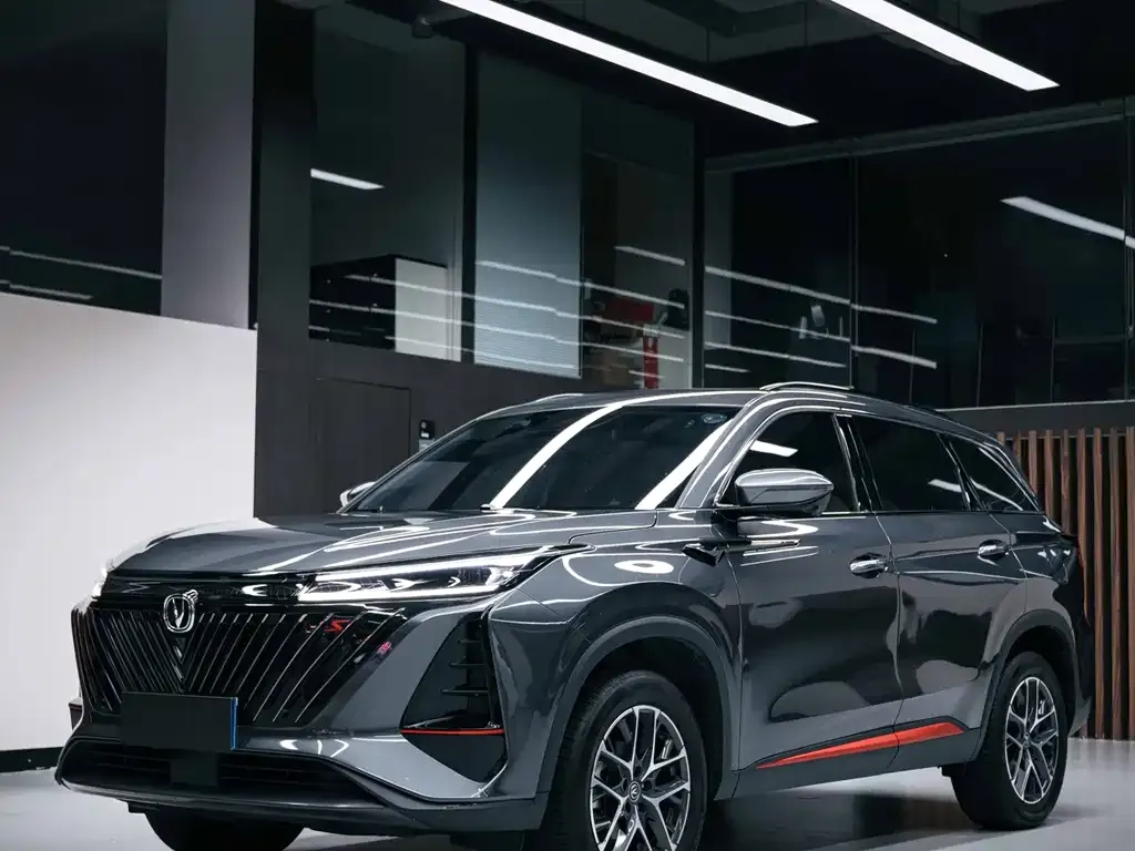 Changan CS75 PLUS — фото 1