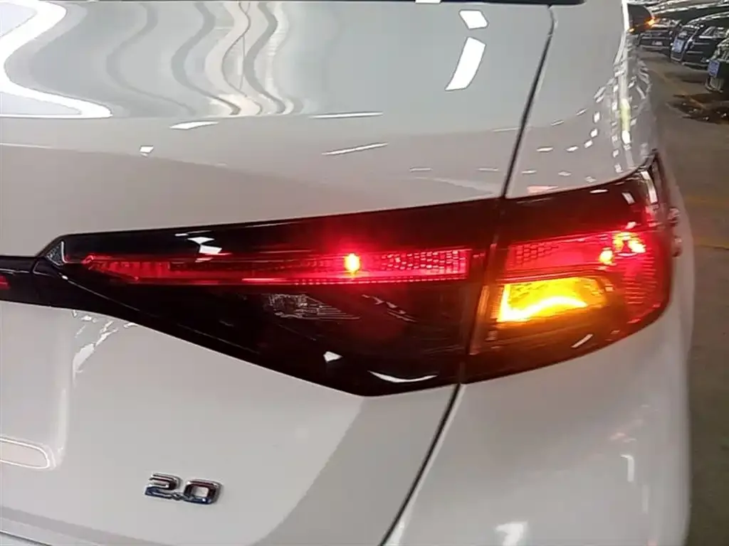 Toyota Allion — фото 4