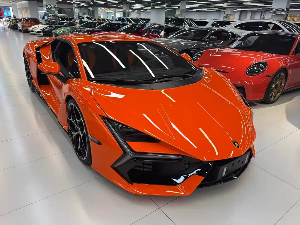 Lamborghini Revuelto — фото 6
