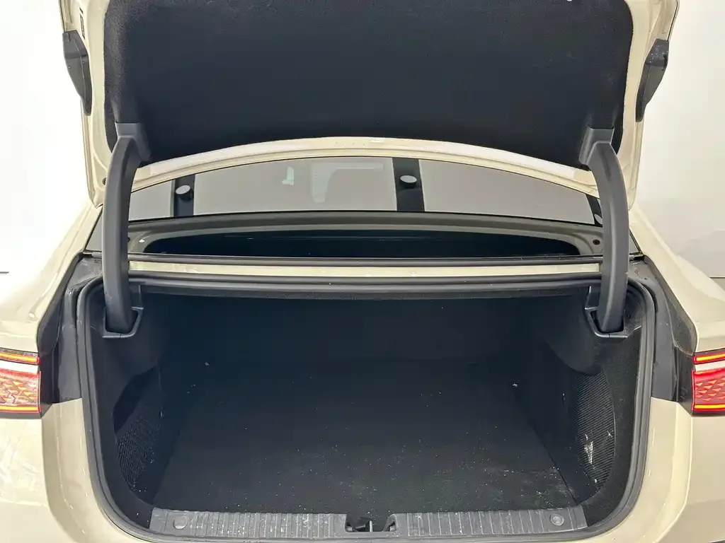 BYD Seal 07 DM-i — фото 10