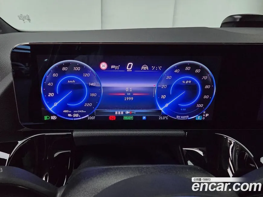 Mercedes-Benz EQA — фото 3