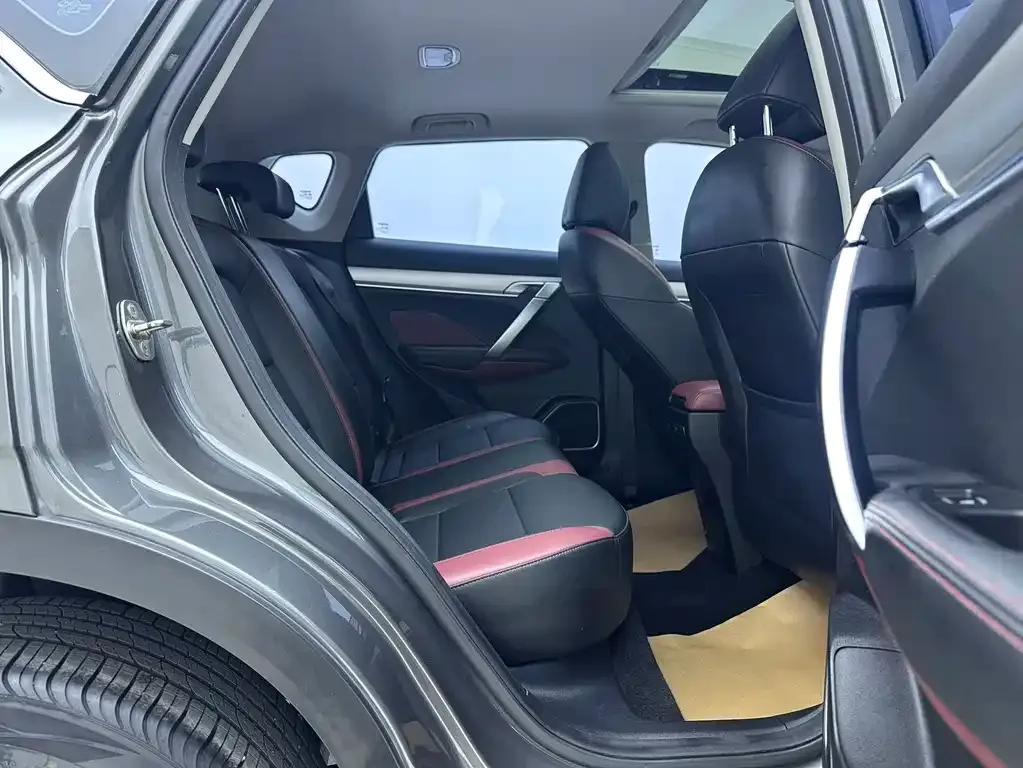 Geely Binyue — фото 10