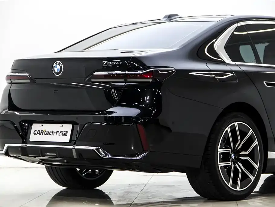 BMW 7 Series — фото 6