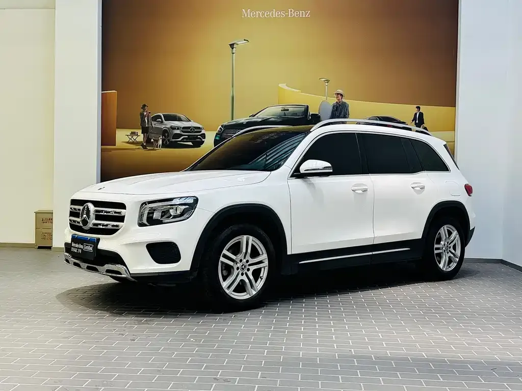 Mercedes-Benz GLB — фото 1