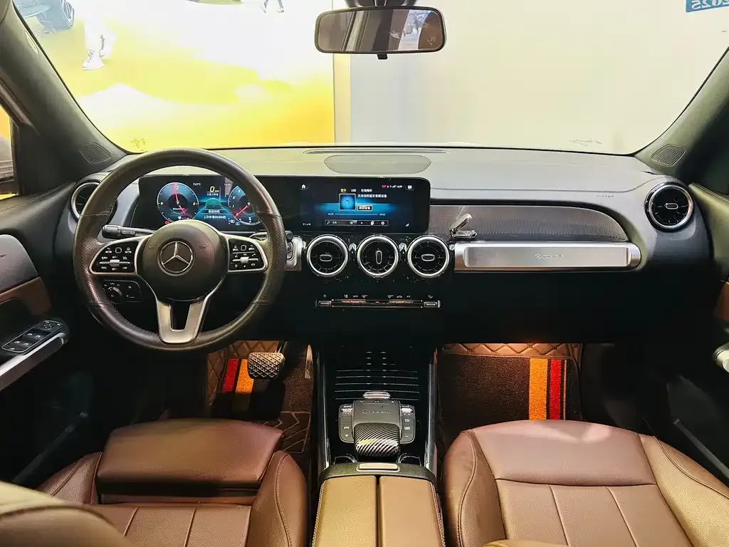 Mercedes-Benz GLB — фото 10
