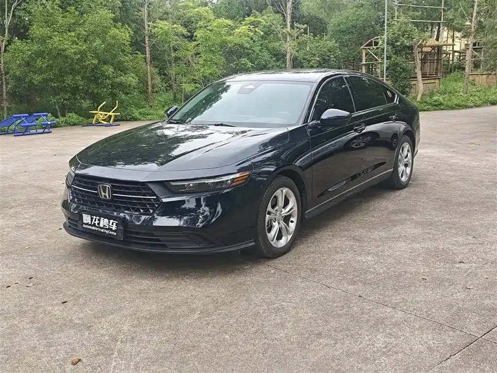 Honda Accord — фото 1
