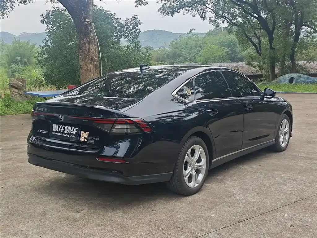 Honda Accord — фото 6
