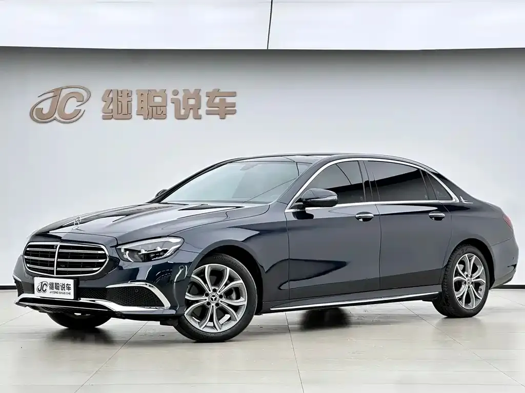 Mercedes-Benz E-Class — фото 1